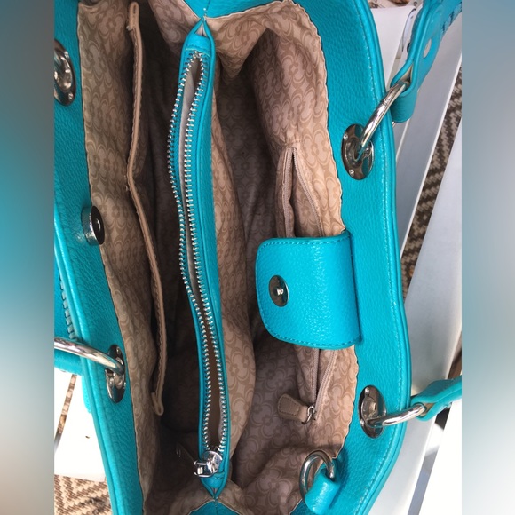Turquoise faux leather handbag/shoulder bag-convertible w/dangle tassel. Classy! - Picture 9 of 9